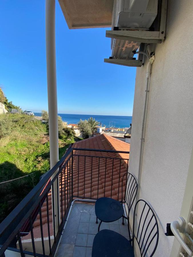 Nick & Santo'S Holiday Homes B&B Giardini Naxos Luaran gambar