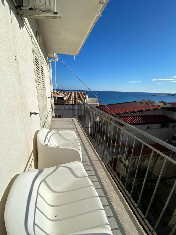Nick & Santo'S Holiday Homes B&B Giardini Naxos Luaran gambar